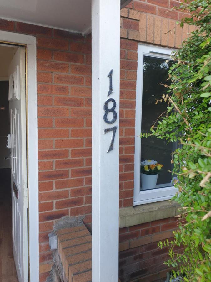 Splendid 3Bedrooms Home マンチェスター エクステリア 写真